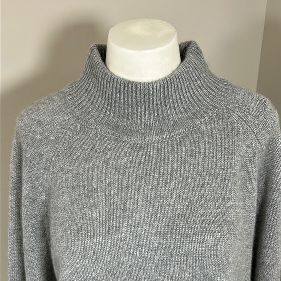 Reformation Cashmere Garrett Cropped Gray Turtleneck Sweater Sz XL NEW - Picture 5 of 16